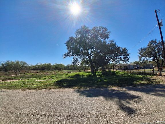 2nd image of 105 County Road 2671 LOT 298