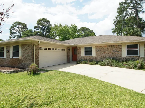 423 Tanglewood Dr, Fort Walton Beach, FL 32547