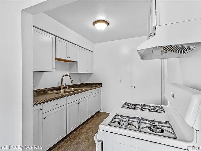 534 Saint Maron Pl — Photo 5