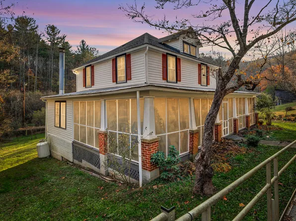 321 Mountainaire Rd, Boones Mill, VA 24065