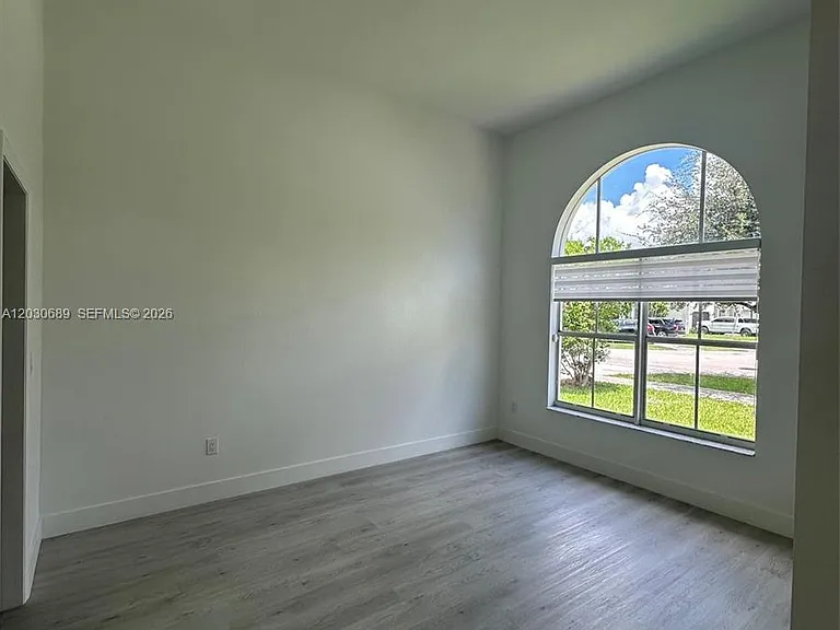 15262 SW 115th Ter — Photo 4