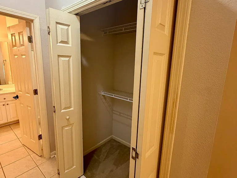 213 Carrington Ln — Photo 34