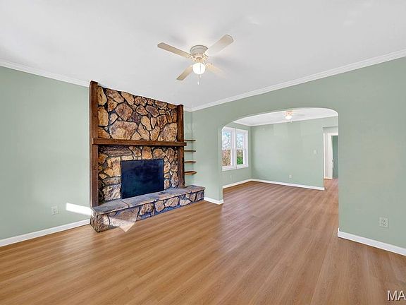4th image of 8965 Tudor Ave