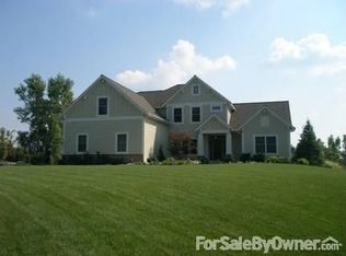 8424 Dunmore Ct SE, Ada, MI 49301