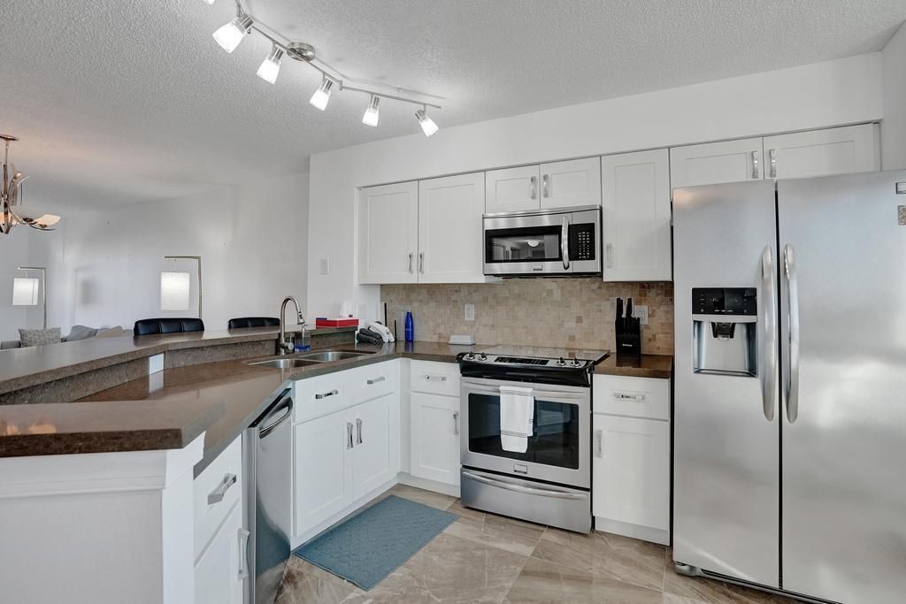2334 S Cypress Bend Drive #907, photo 4