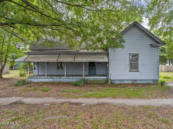 807 W Saint James Street, Tarboro, NC 27886