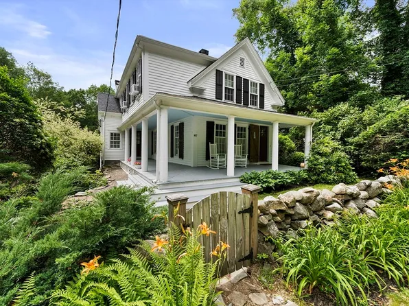 807 Summer St, Marshfield, MA 02050