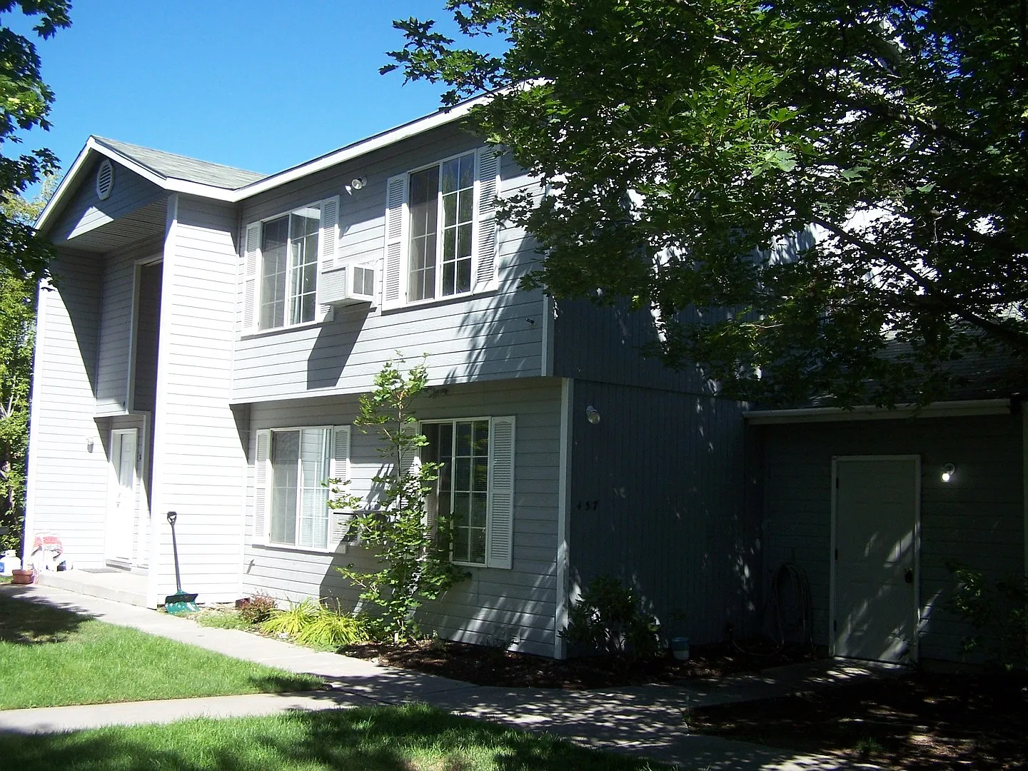 2 Bed/1 Bath Apartment in NW Redmond - 17th Street — Photo 1