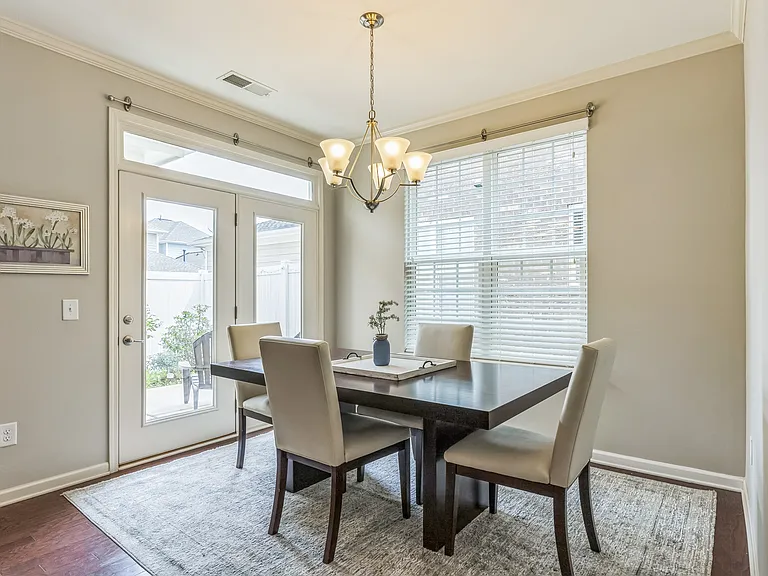 1243 Assembly St — Photo 4