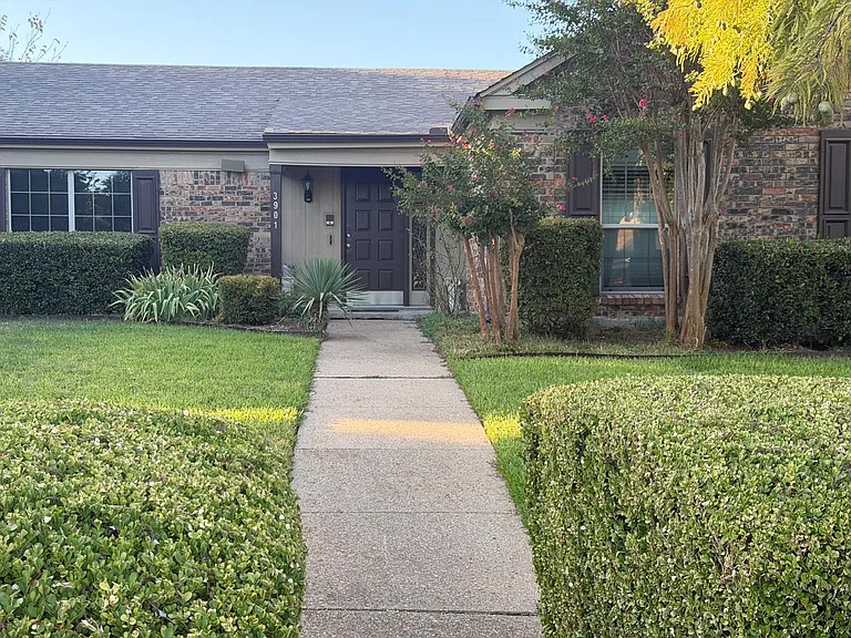 3901 Las Brisas Dr — Photo 1