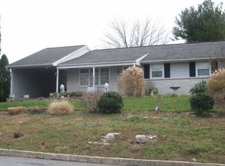 52 Brunswick Ln, Palmyra, PA 17078