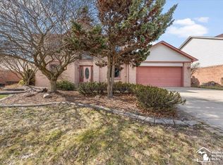 7587 Cherrywood Dr, Westland, MI 48185
