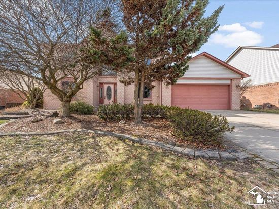 7587 Cherrywood Dr, Westland, MI 48185