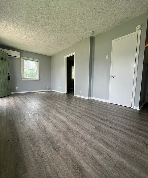 3100 Azalea Dr #B — Photo 2