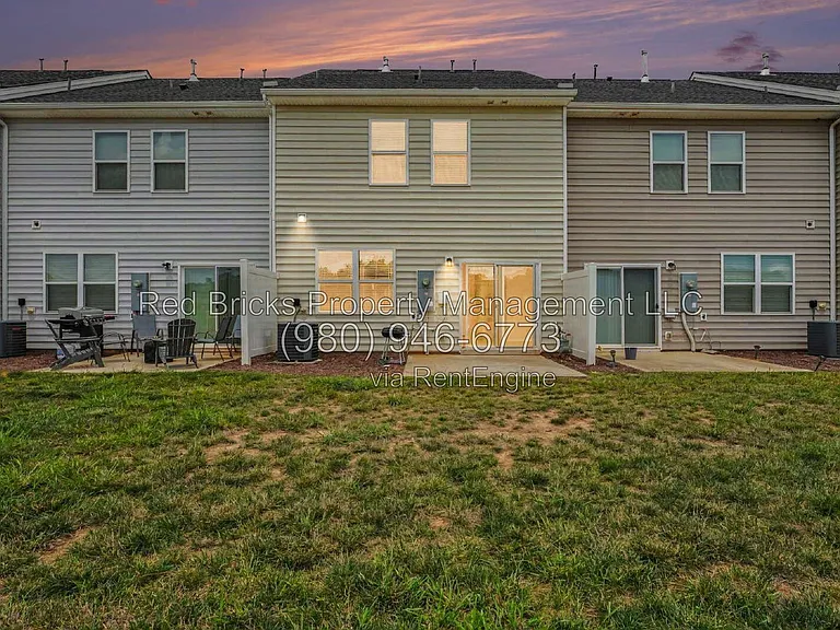 8151 Sheffield Dr — Photo 20