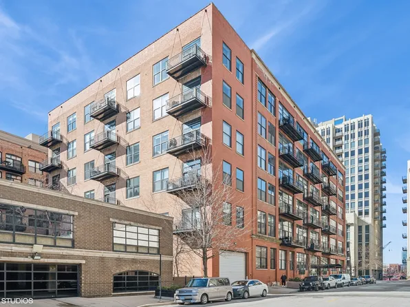 525 W Superior St APT 526, Chicago, IL 60654