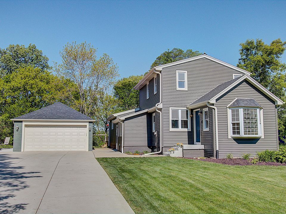 2nd image of 3245 Fiebrantz Dr