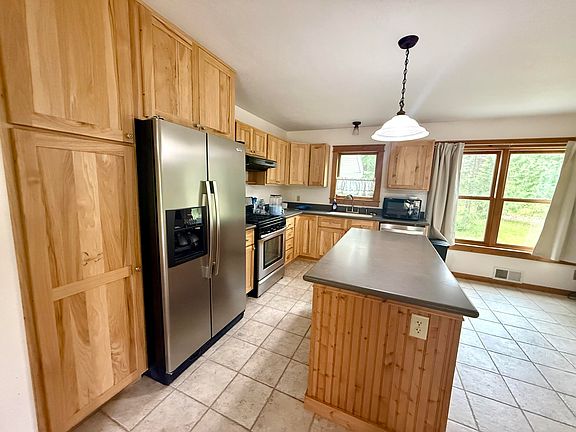 3rd image of 2472 W Forteen Mile Rd