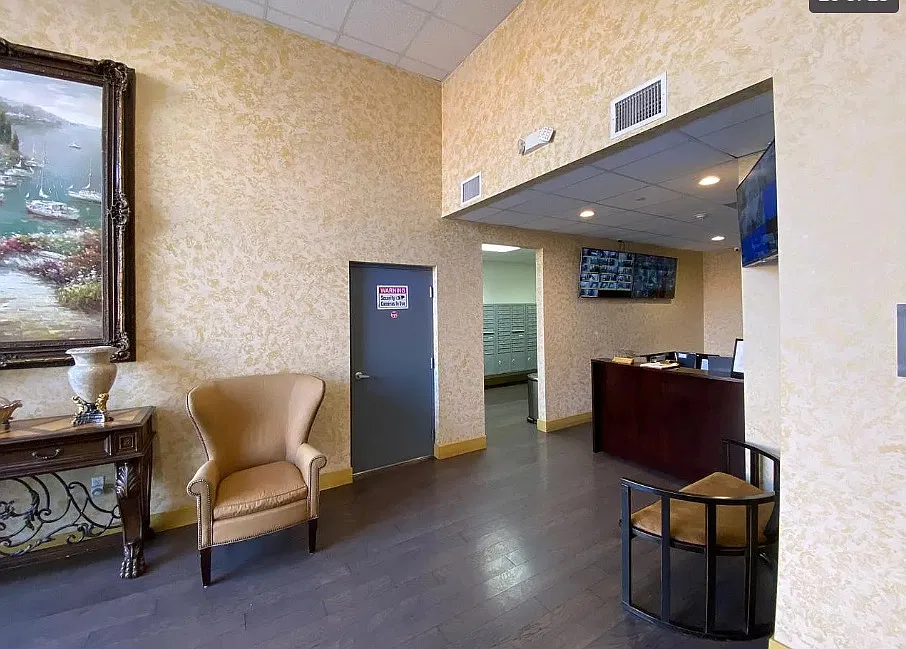 1 bed, 1.5 bath, 817 sqft, $2,650 — Photo 4
