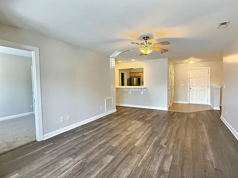 144 N Hines St — Photo 15
