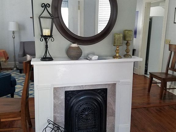 2nd image of 117 W Wright St