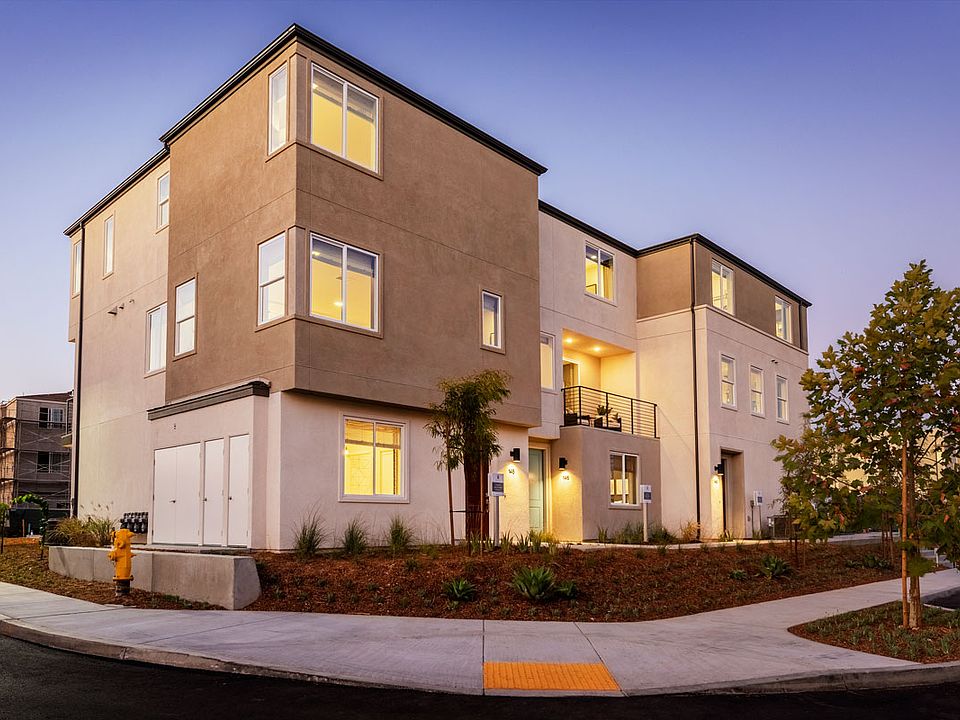 Model Complex Exterior