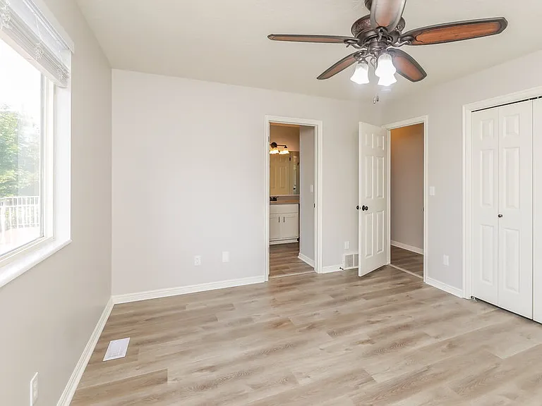 486 W 225 N — Photo 11