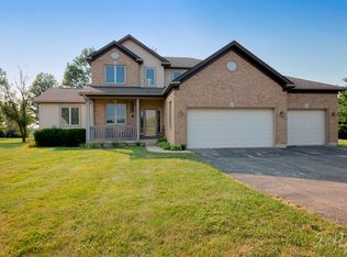 6706 Whispering Meadow Ln, Ringwood, IL 60072