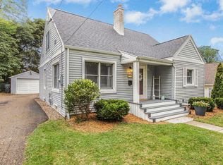 102 Edgemoor Ave, Kalamazoo, MI 49001
