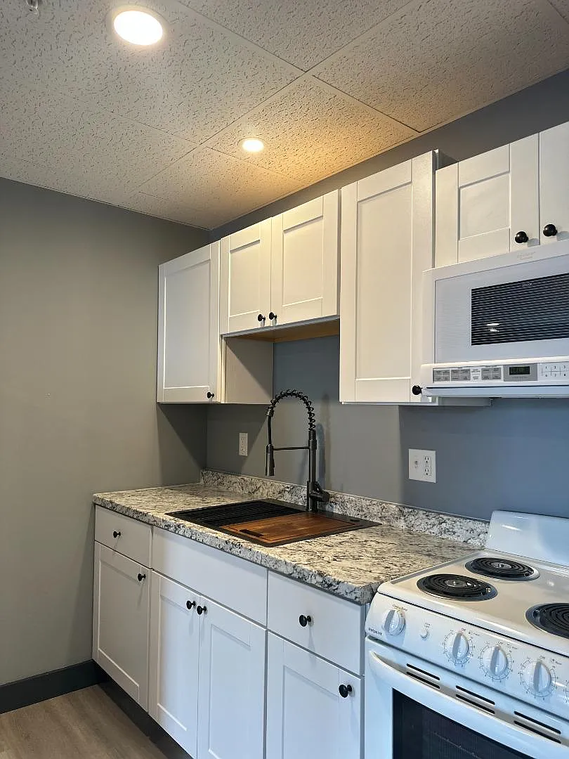 6 N Main St - Unit 6D | One Bedroom Apartment — Photo 2