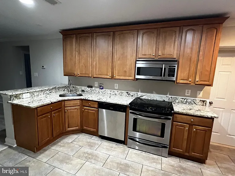 401 Commonwealth Ave #12A — Photo 8