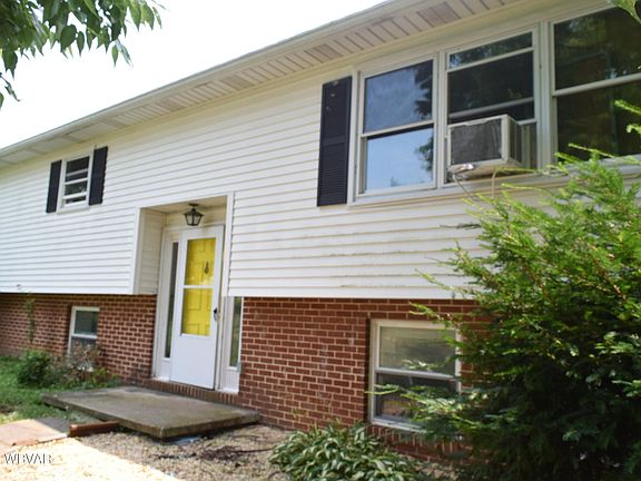 2nd image of 221 Green St