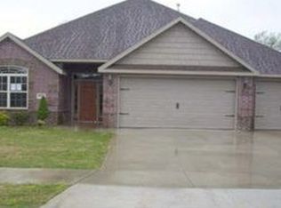 3004 N 18th St, Rogers, AR 72756