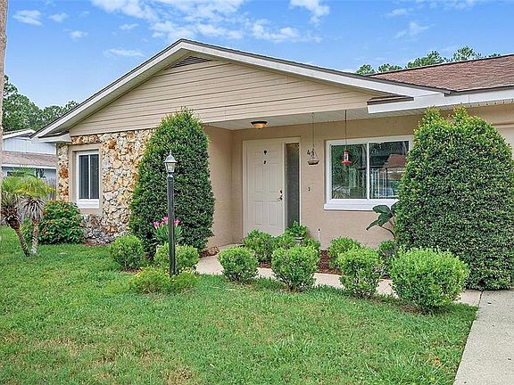 2nd image of 43 BAY SPRING PLACE