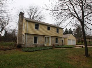 7831 W. Sunnyvale Dr, Mequon, WI 53092