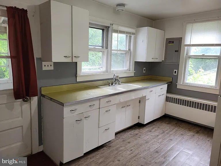 301 Buffalo Ave — Photo 2