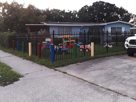 2nd image of 6902 N Howard Ave