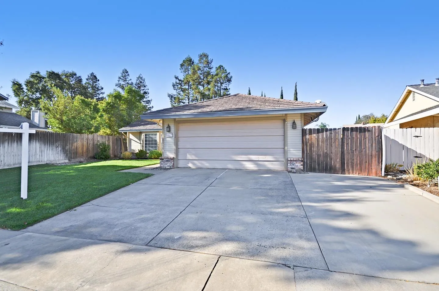 5907 Laguna Villa Way photo 1