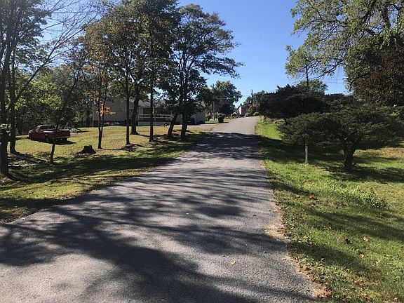 5th image of 9 Hazelwood Dr