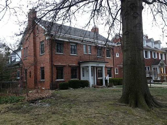 2nd image of 2316 Meadowwood Dr