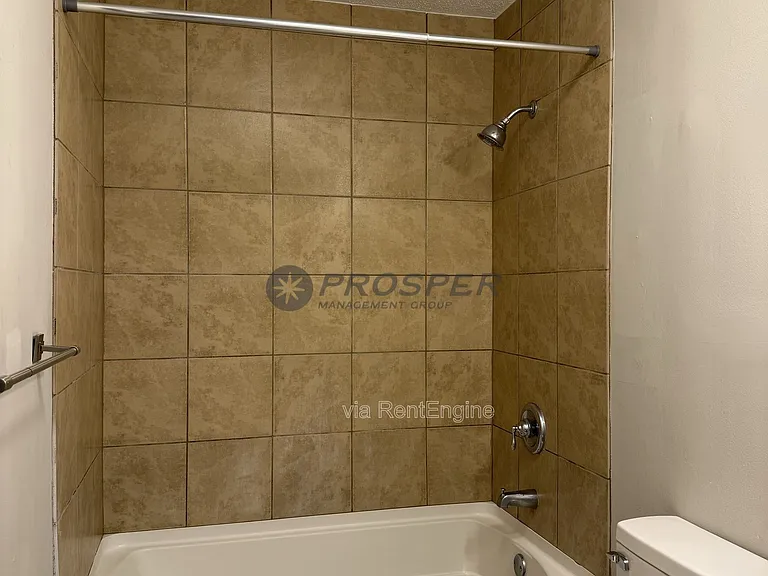 1047 Oakcrest Dr — Photo 20