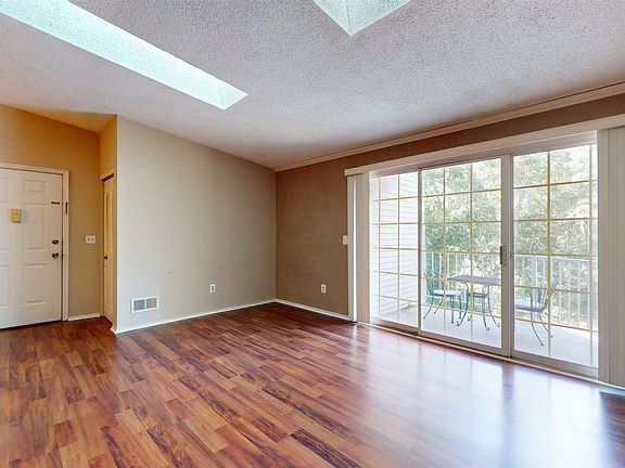 5th image of 57 Iroquois Dr Unit 57
