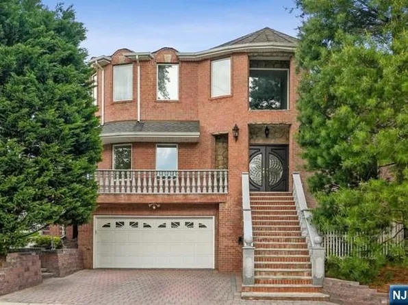 719 Cypress St, New Milford, NJ 07646