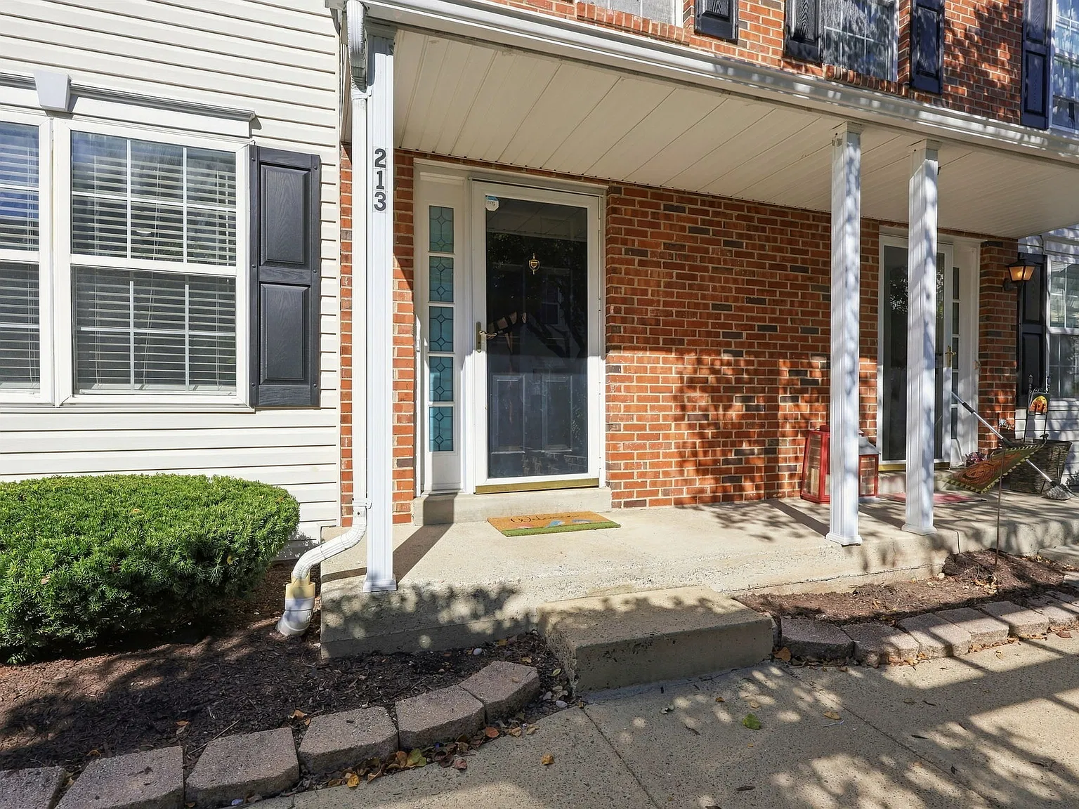213 Tanager Ct — Photo 2