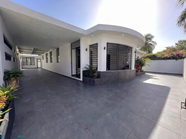 102 Atlantic Vw, Carolina, PR 00979