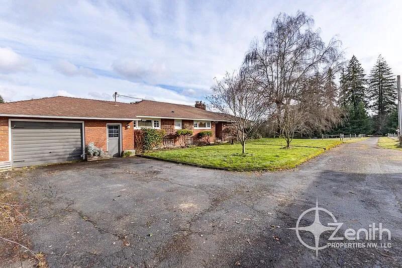 3 bed, 2.0 bath, 1397 sqft, $2,650 — Photo 4