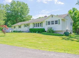 28 Fox Den Rd, Saugerties, NY 12477