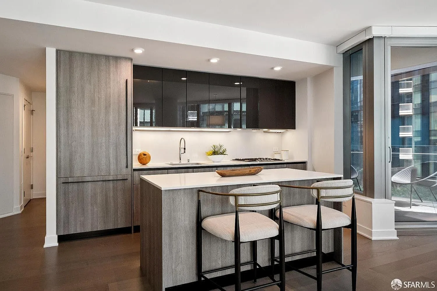 2 bed, 2.0 bath, 1379 sqft, $9,995 — Photo 3