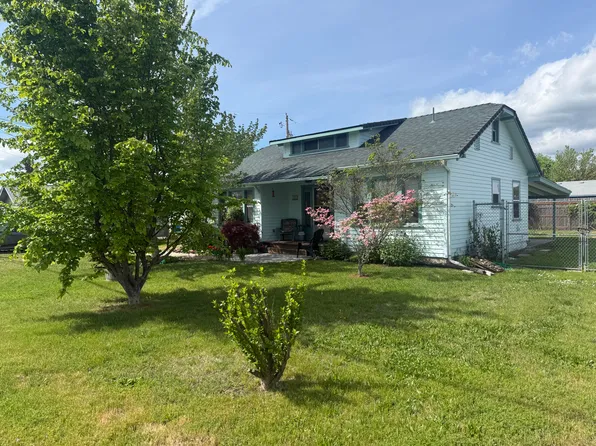 2717 Howard Ave, Medford, OR 97501