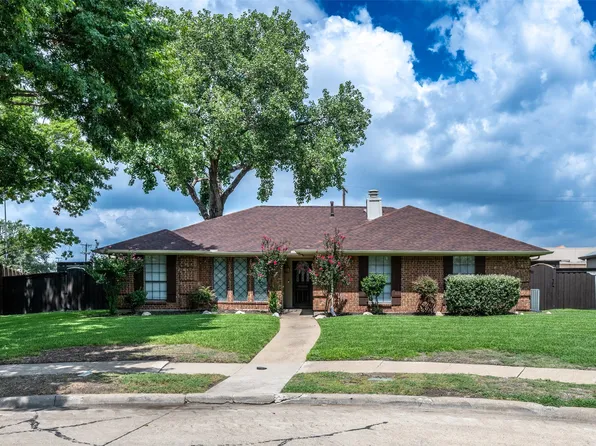 1919 Vista Oaks Dr, Carrollton, TX 75007